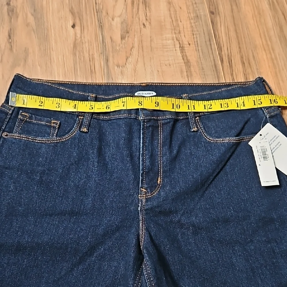Old Navy Women's Dark Blue Jean Shorts NWT - Picture 4 of 8